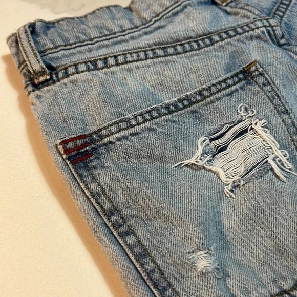 Urban Outfitters BDG‎  cut off's. Size 27. Slightly Distressed. - Picture 4 of 11